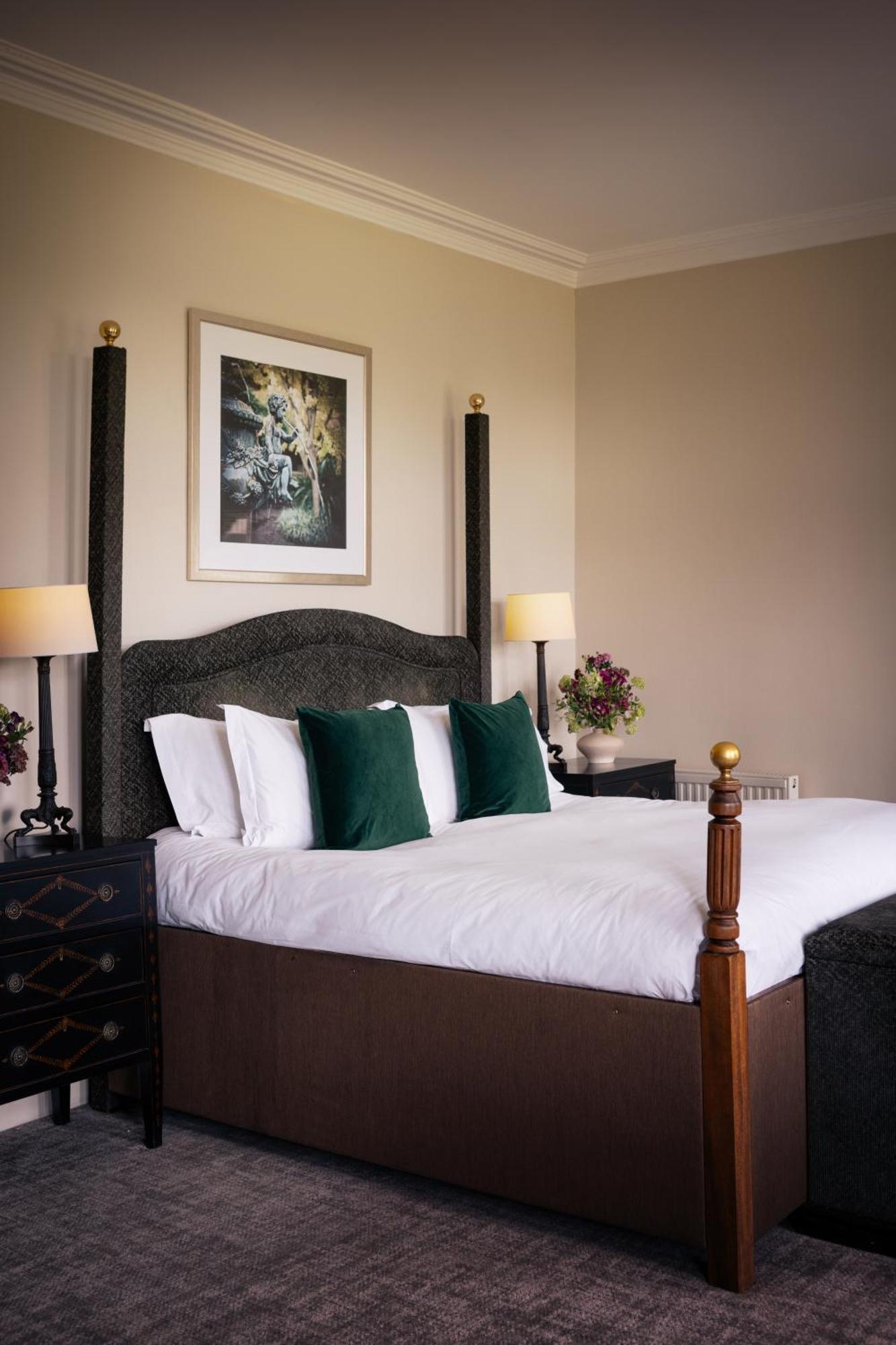 Feature Room