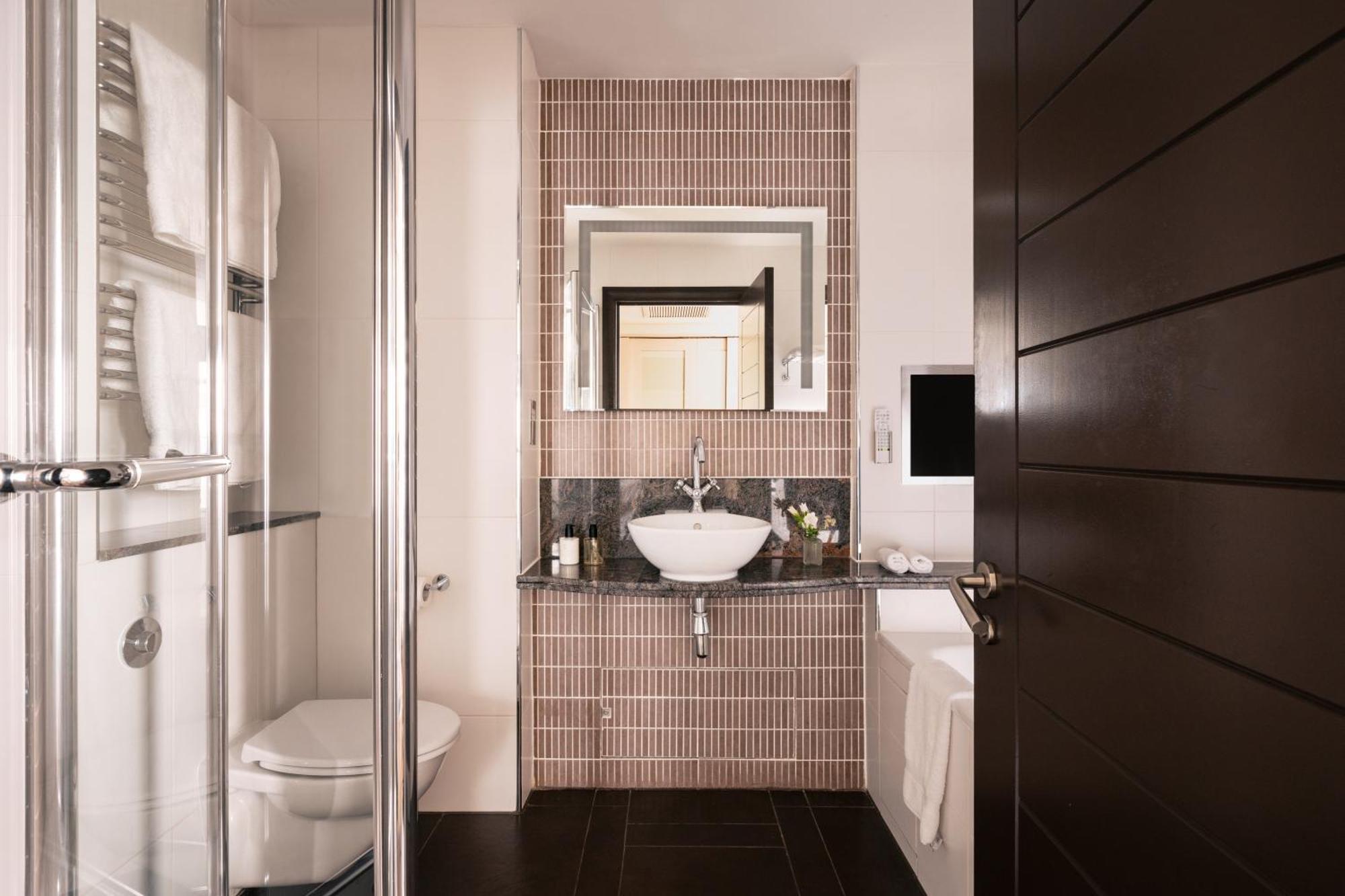 Superior Double or Twin Room with Feature